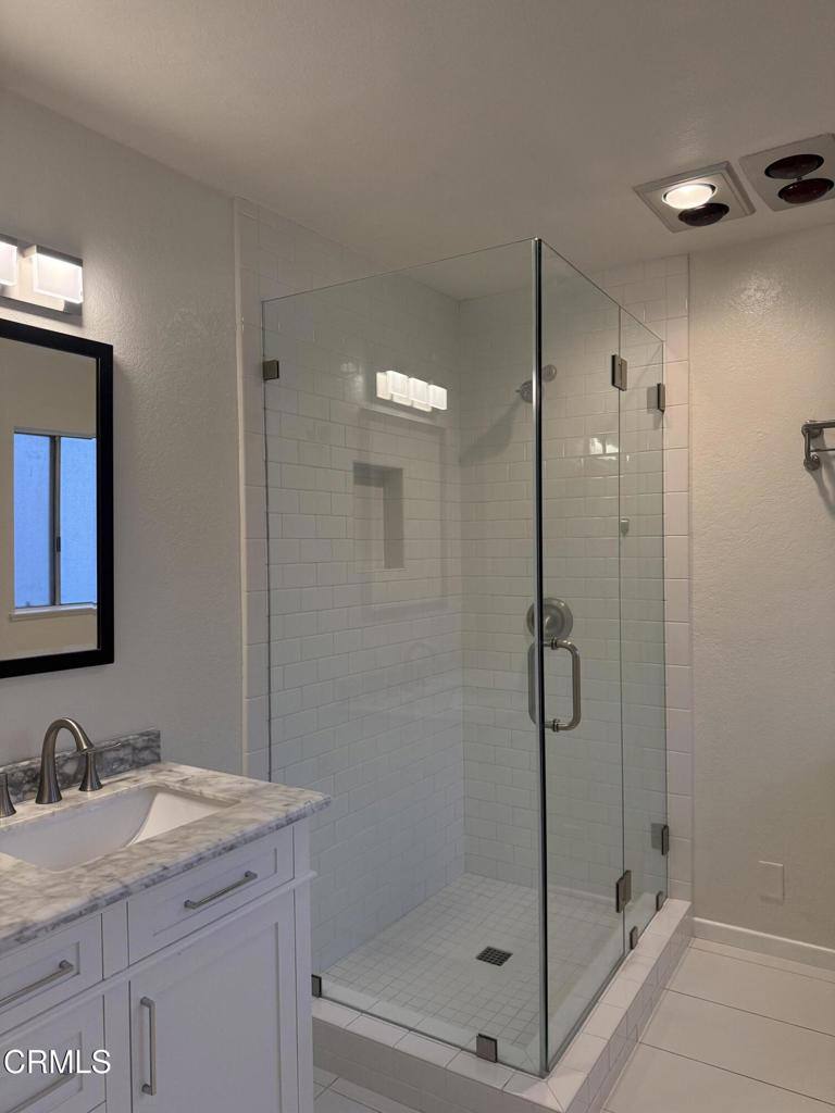 Apartment for rent at 5651 N Bryn Mawr St, Ventura, CA 93003