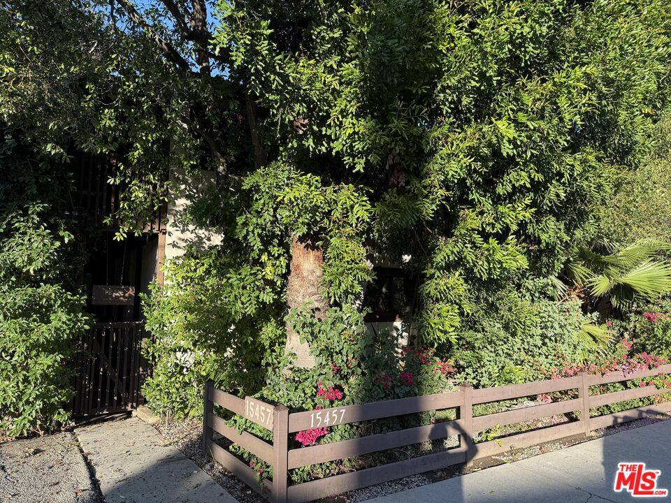 Apartment for rent at 15457 Moorpark St #6, Sherman Oaks, CA 91403