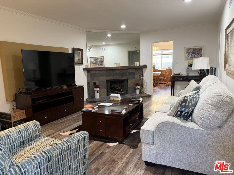 Apartment for rent at 15457 Moorpark St #6, Sherman Oaks, CA 91403
