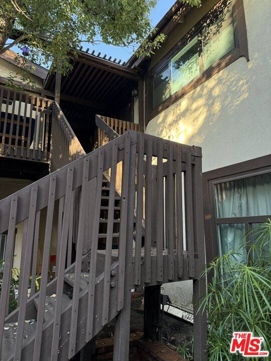 Apartment for rent at 15457 Moorpark St #6, Sherman Oaks, CA 91403