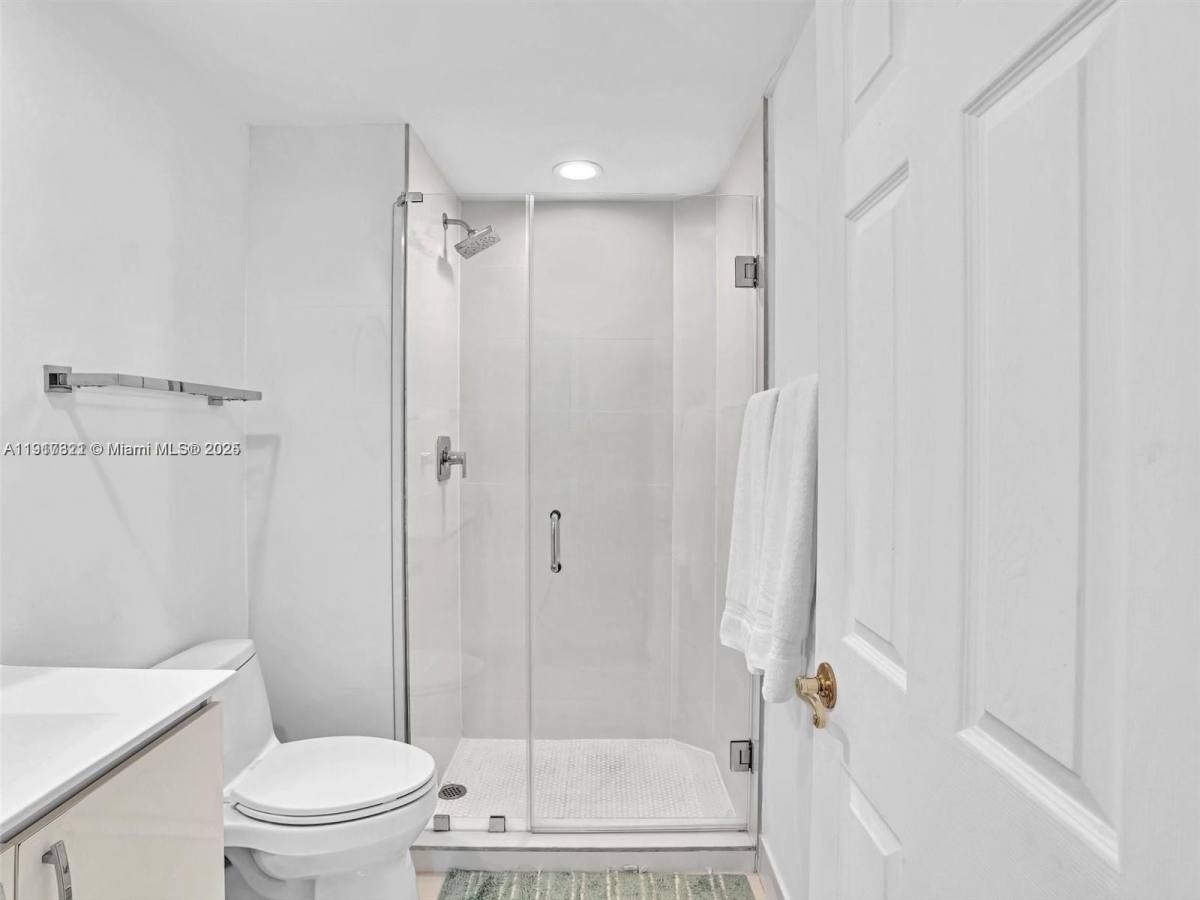 Apartment for rent at 3255 NE 184th St #12406, North Miami Beach, FL 33160