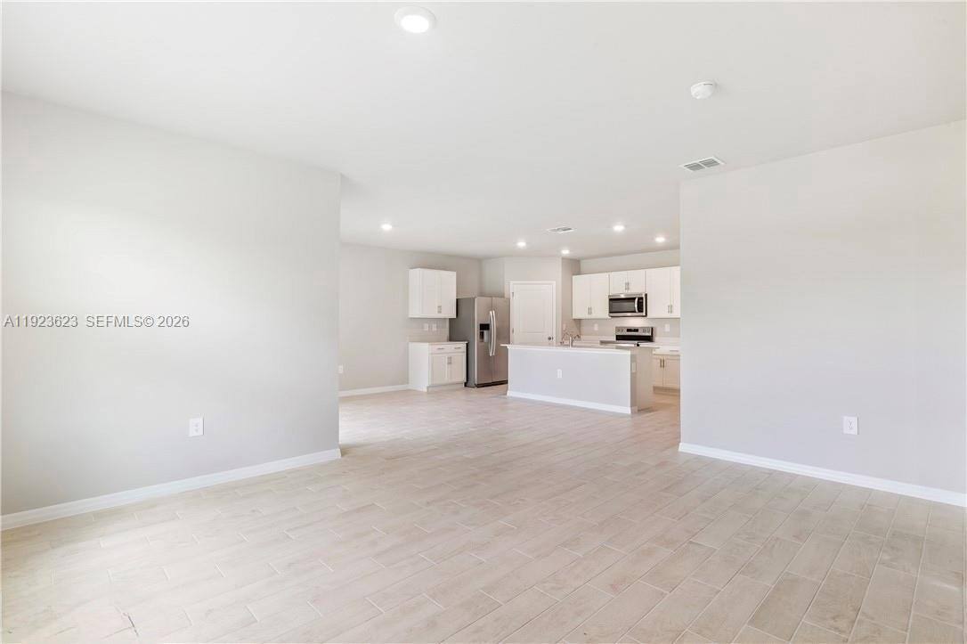 Apartment for rent at 3021 N Lakewood Rd, Labelle, FL 33935