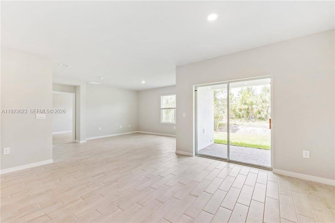 Apartment for rent at 3021 N Lakewood Rd, Labelle, FL 33935