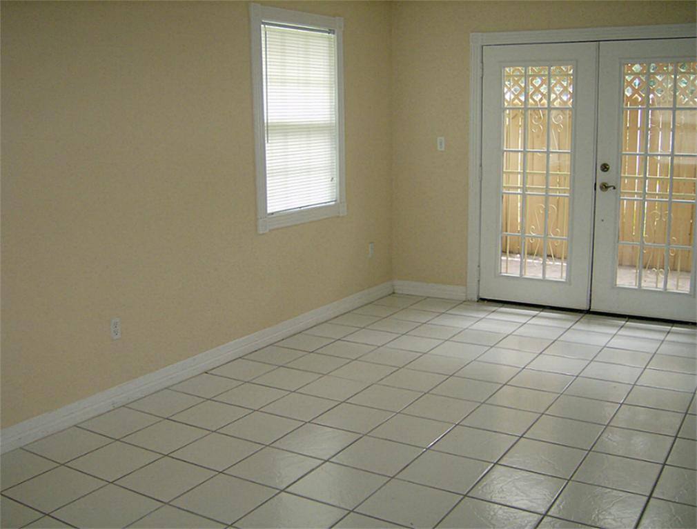 Apartment for rent at 5815 Farwell Dr, Houston, TX 77035