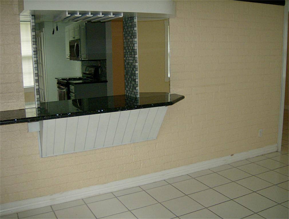 Apartment for rent at 5815 Farwell Dr, Houston, TX 77035