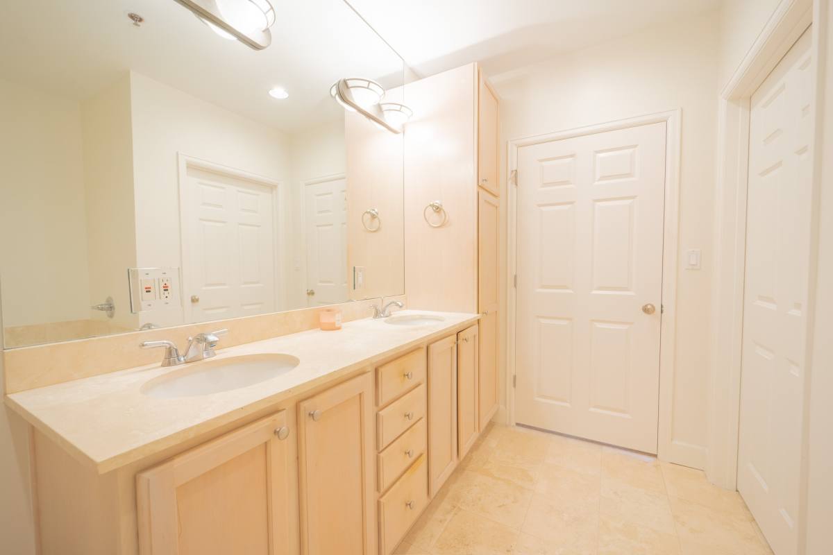Condo for rent at 2520 Robinhood St #505, Houston, TX 77005