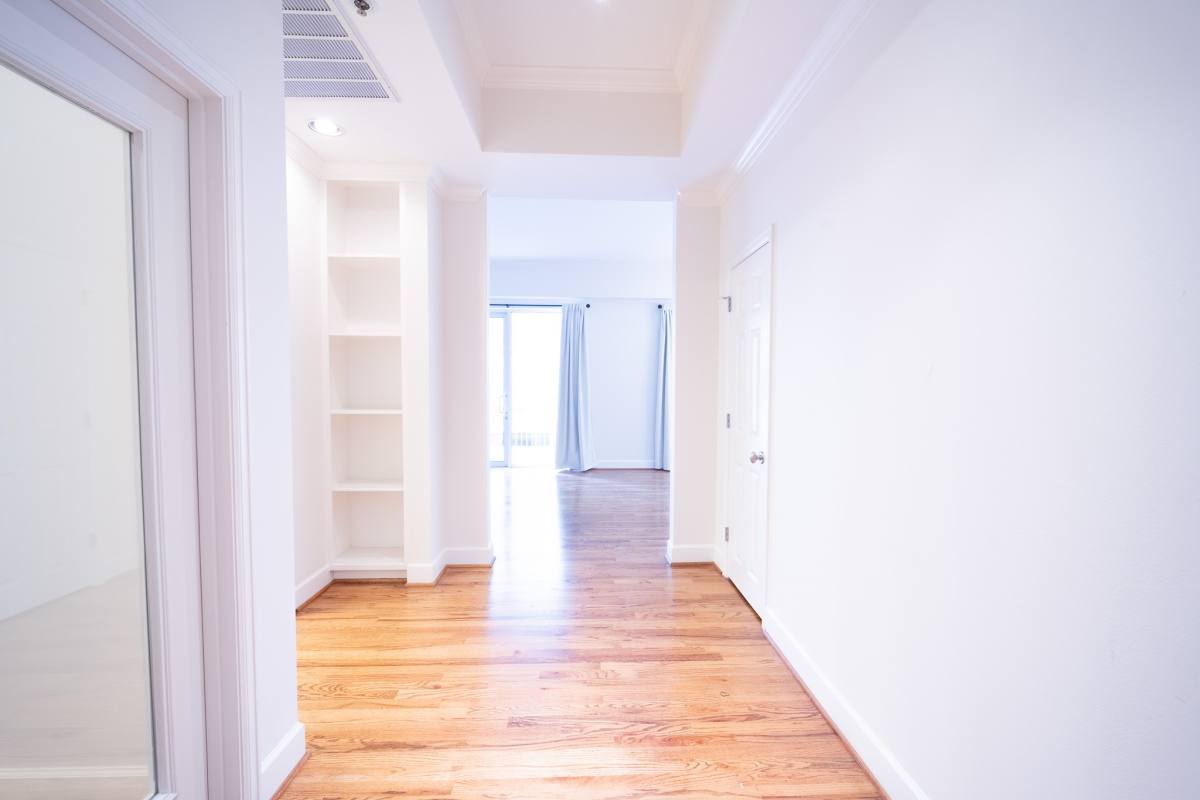 Condo for rent at 2520 Robinhood St #505, Houston, TX 77005