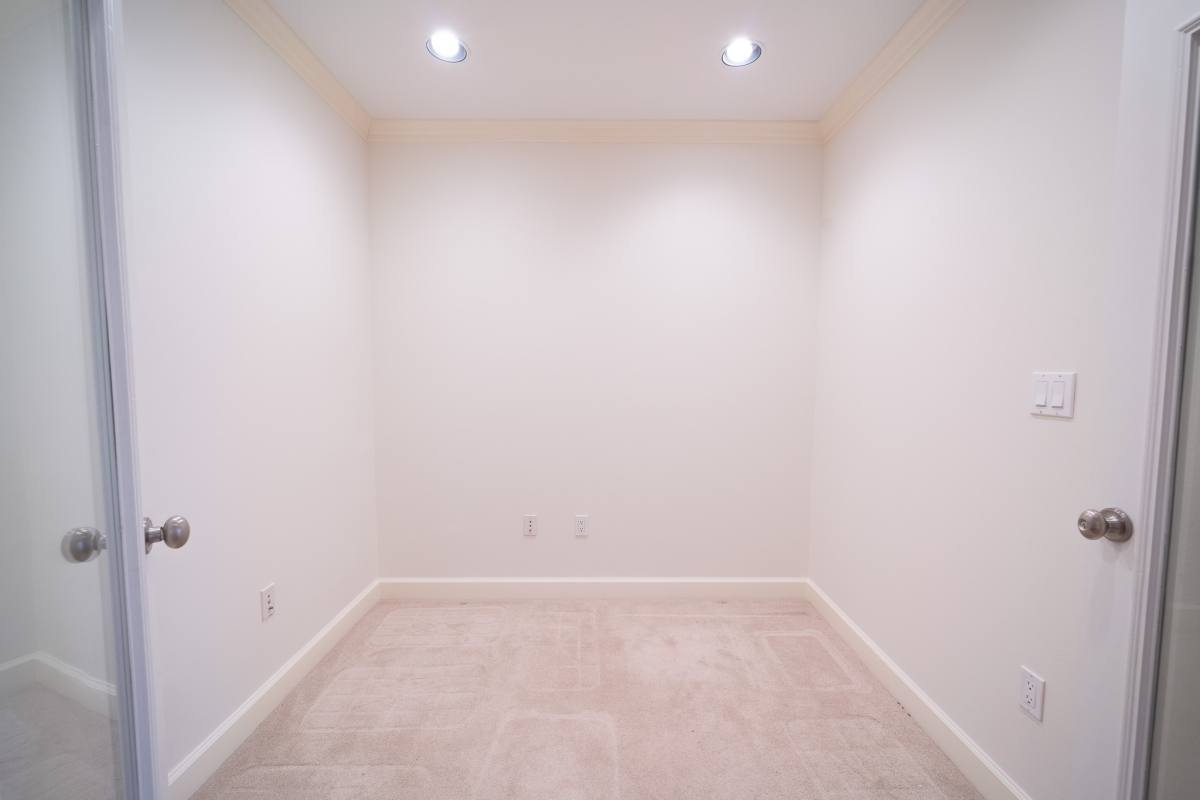 Condo for rent at 2520 Robinhood St #505, Houston, TX 77005