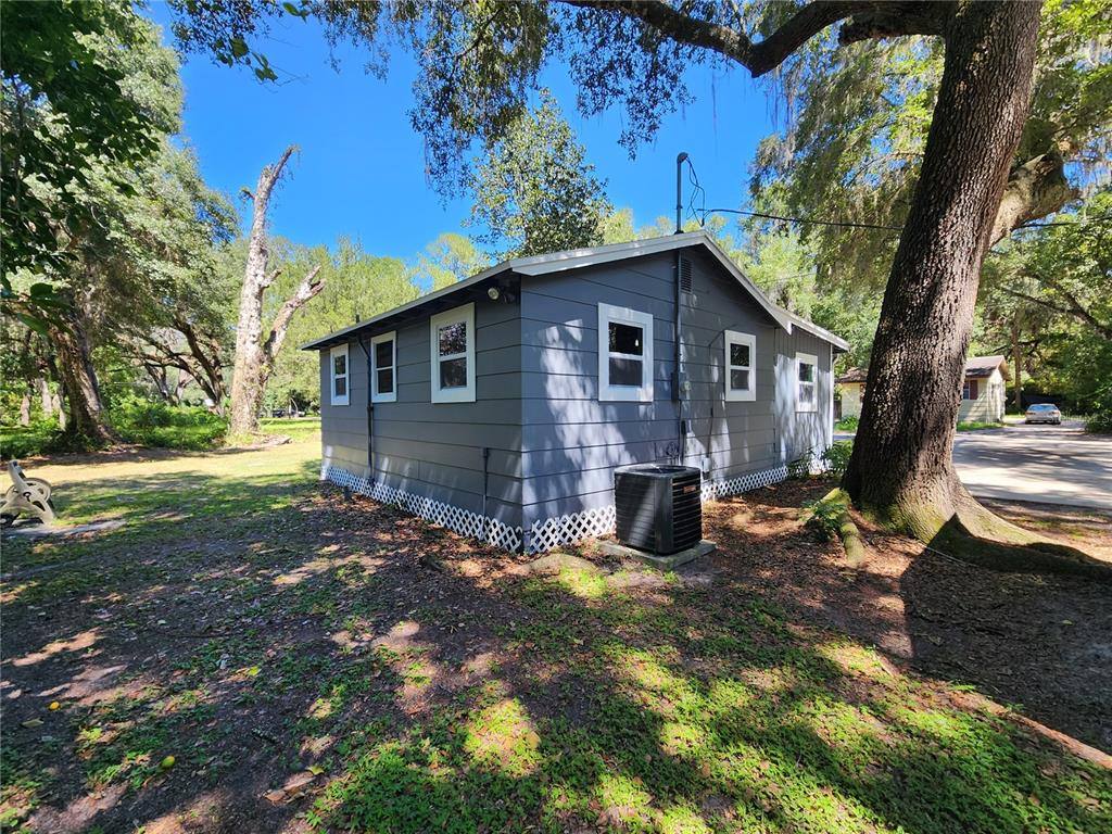 Apartment for rent at 106 SW 6th St #106, Micanopy, FL 32667