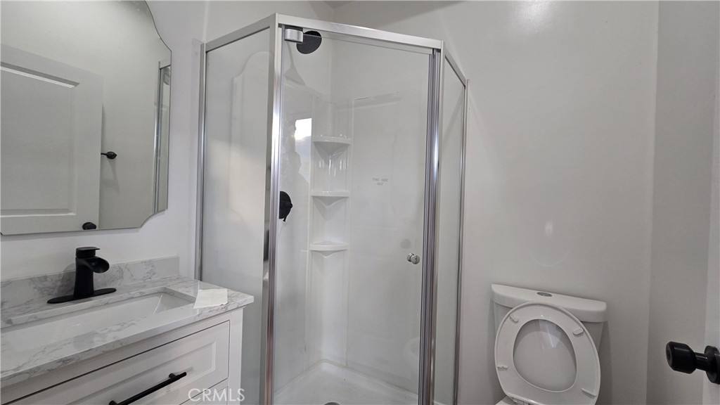 Apartment for rent at 1038 Beacon Ave, Los Angeles, CA 90015