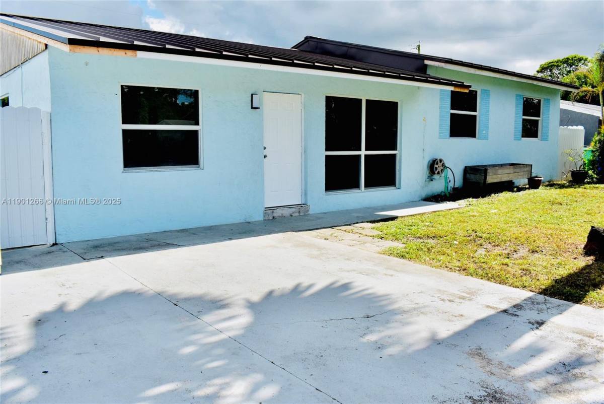 Apartment for rent at 2280 SW 43rd Ave #1, Fort Lauderdale, FL 33317