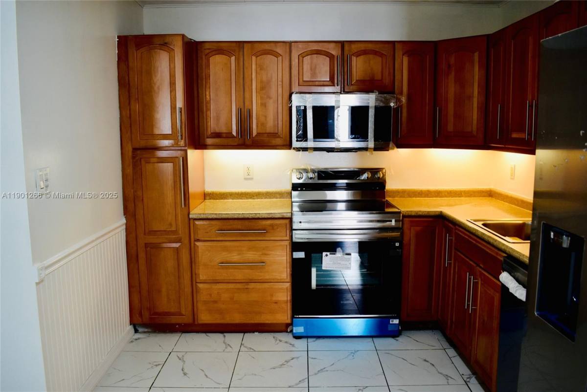 Apartment for rent at 2280 SW 43rd Ave #1, Fort Lauderdale, FL 33317