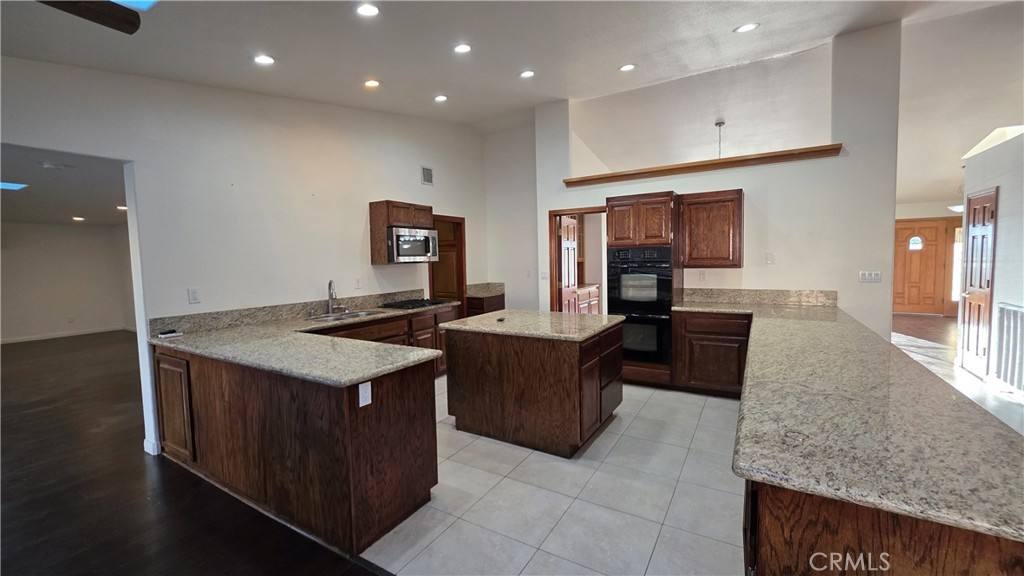 Apartment for rent at 13863 Choco Rd, Apple Valley, CA 92307