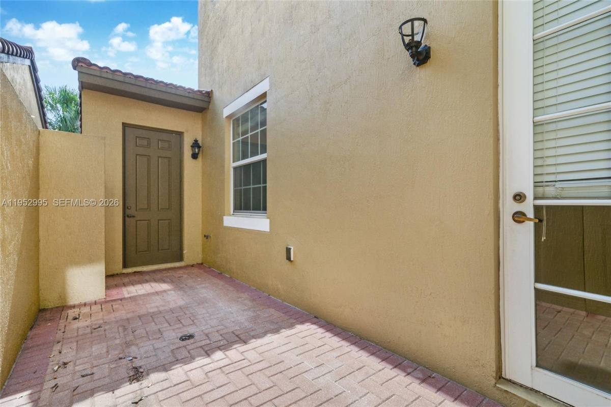 Townhouse for rent at 1108 SW 146th Terrace, Hollywood, FL 33027