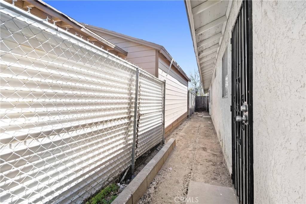 Apartment for rent at 4039 Lorraine Dr #5, San Bernardino, CA 92407