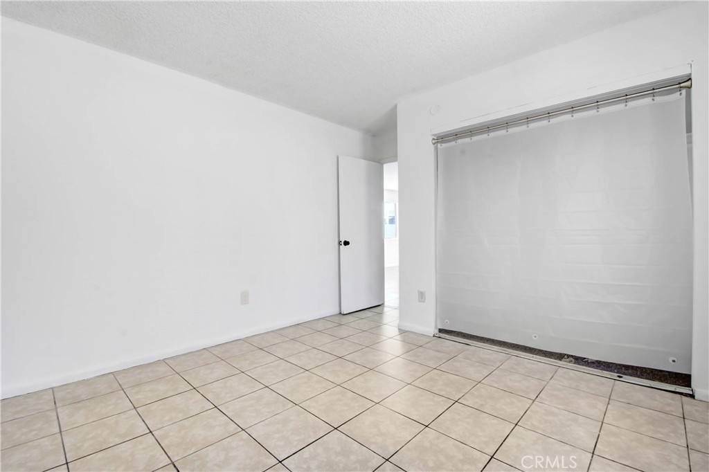 Apartment for rent at 4039 Lorraine Dr #5, San Bernardino, CA 92407