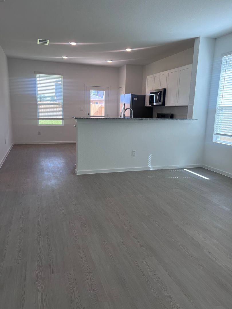 Apartment for rent at 622 Amber Falls Dr #622, Montgomery, TX 77356