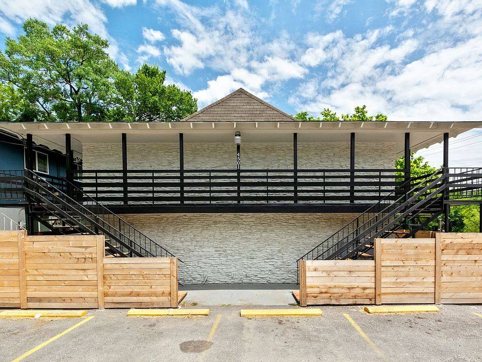 Apartment for rent at 4501 Speedway #104, Austin, TX 78751