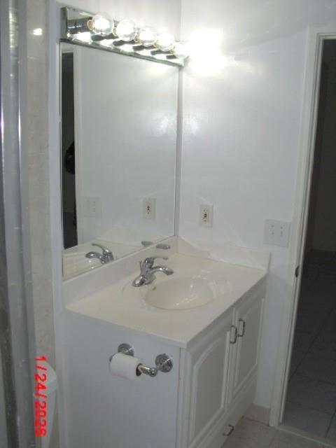 Apartment for rent at 1000 NE 14th Ave #503, Hallandale, FL 33009