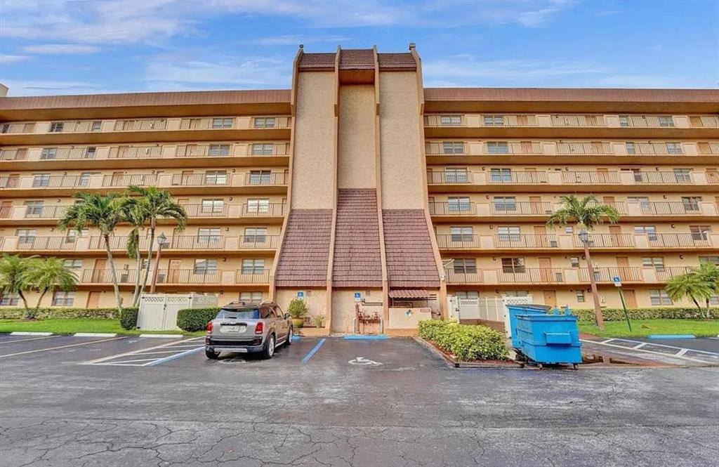 Condo for rent at 3001 W Rolling Hills Circle #608, Fort Lauderdale, FL 33328
