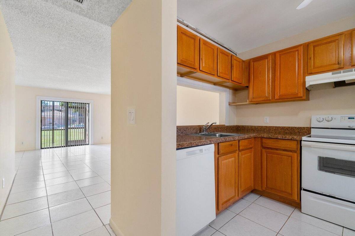 Condo for rent at 6736 Palmetto Circle S #105, Boca Raton, FL 33433