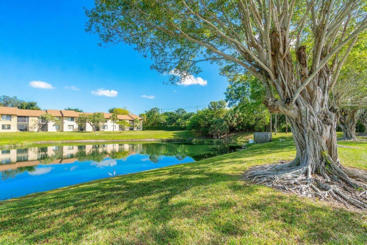 Condo for rent at 6736 Palmetto Circle S #105, Boca Raton, FL 33433