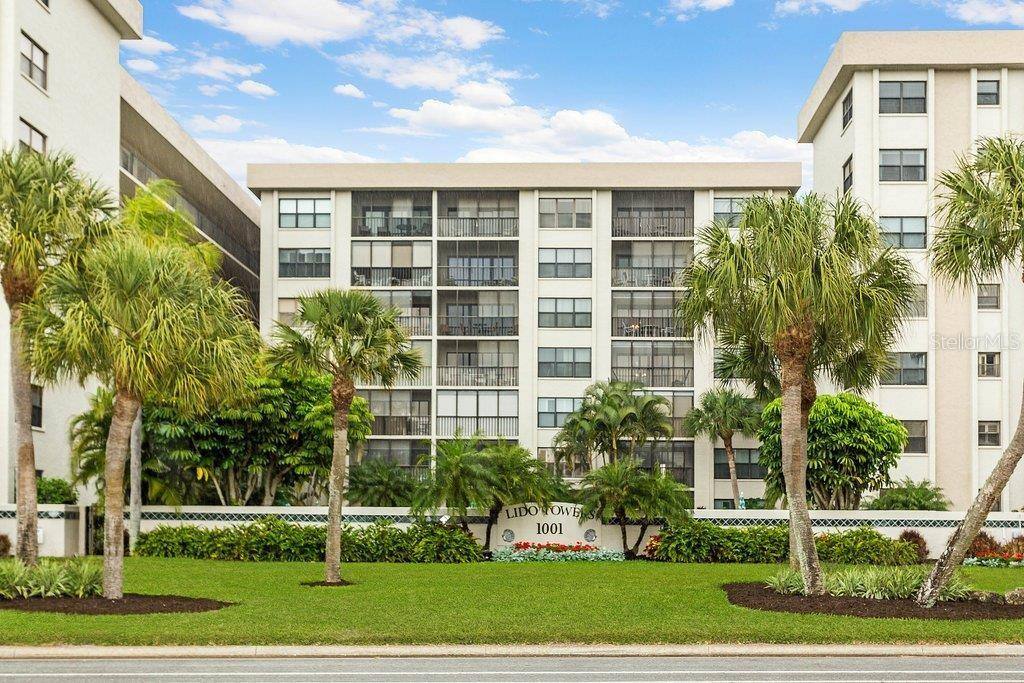 Apartment for rent at 1001 Benjamin Franklin Dr #108, Sarasota, FL 34236