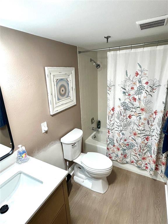 Apartment for rent at 1001 Benjamin Franklin Dr #108, Sarasota, FL 34236