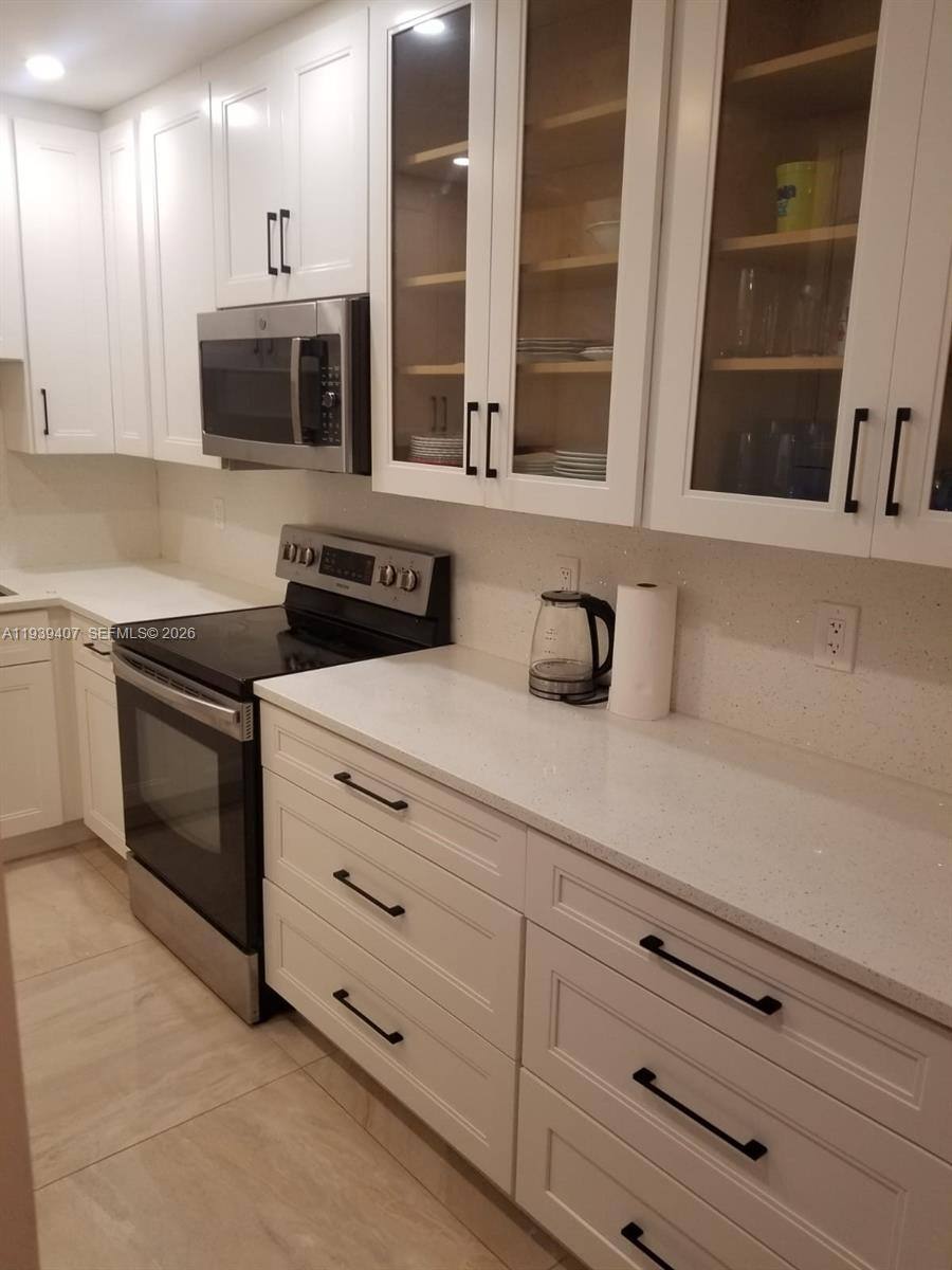 Condo for rent at 2500 Parkview Dr #2517, Hallandale, FL 33009
