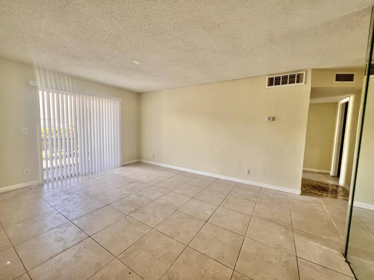 Condo for rent at 1500 N Congress Ave #1500B9, West Palm Beach, FL 33401