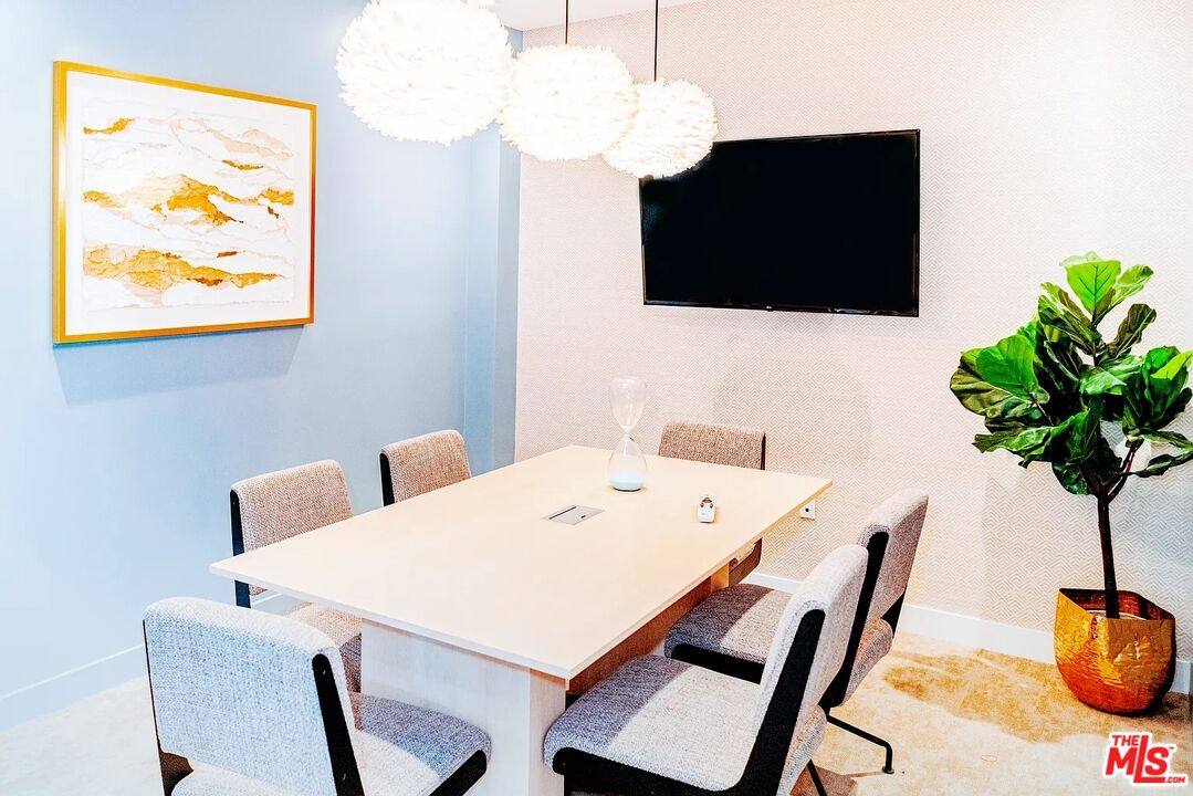 Apartment for rent at 700 S Manhattan Place #513, Los Angeles, CA 90005