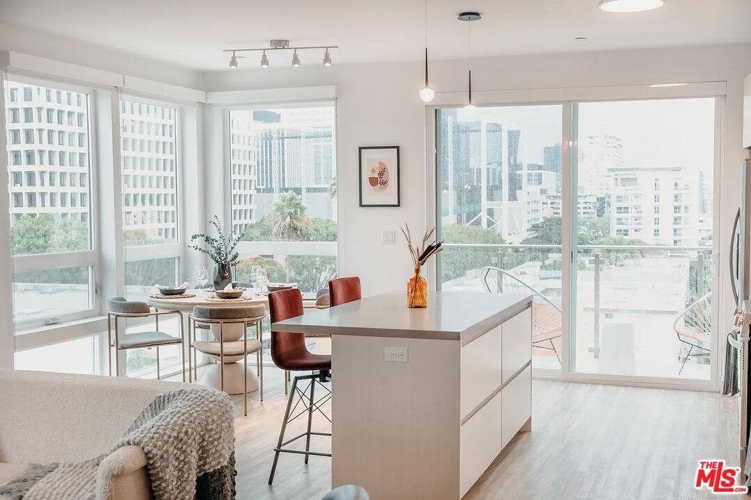Apartment for rent at 700 S Manhattan Place #513, Los Angeles, CA 90005