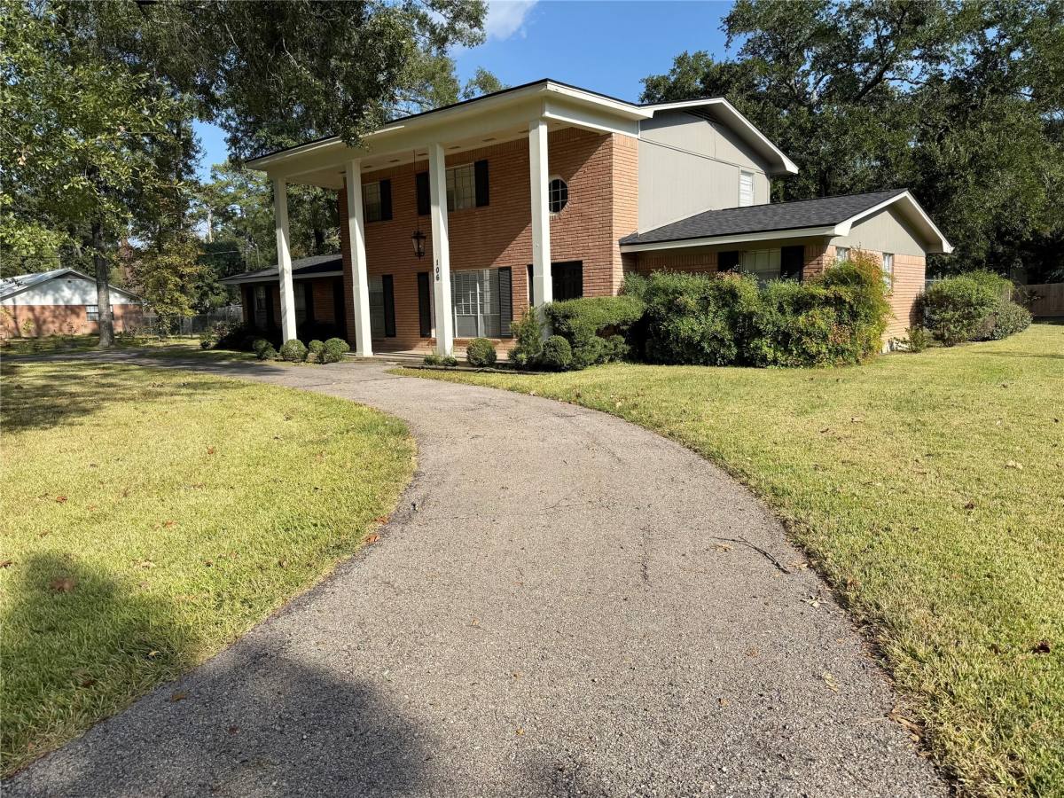 Apartment for rent at 106 Longacre Dr #106, Conroe, TX 77304