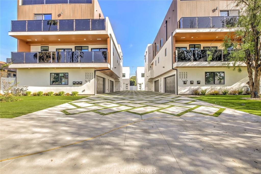 Townhouse for rent at 5648 Cartwright Ave, North Hollywood, CA 91601