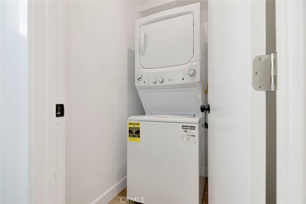 Townhouse for rent at 5648 Cartwright Ave, North Hollywood, CA 91601