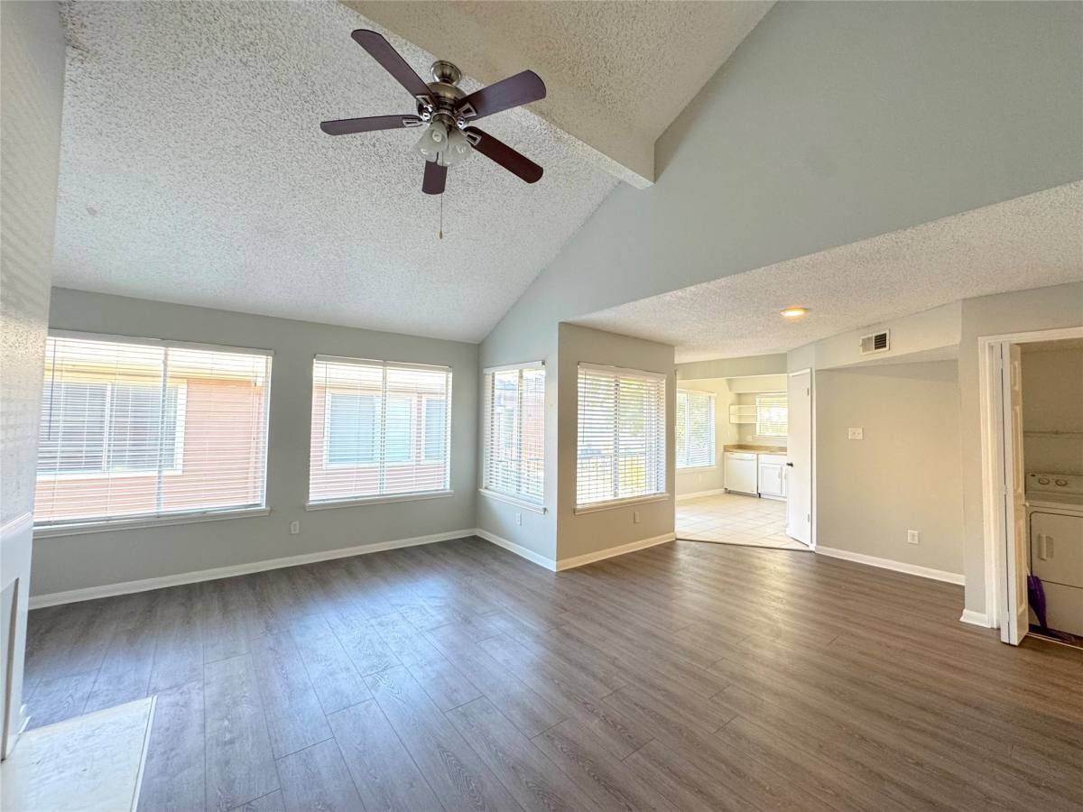 Apartment for rent at 12200 Overbrook Lane #1220038D, Houston, TX 77077