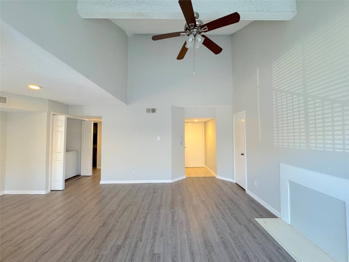 Apartment for rent at 12200 Overbrook Lane #1220038D, Houston, TX 77077