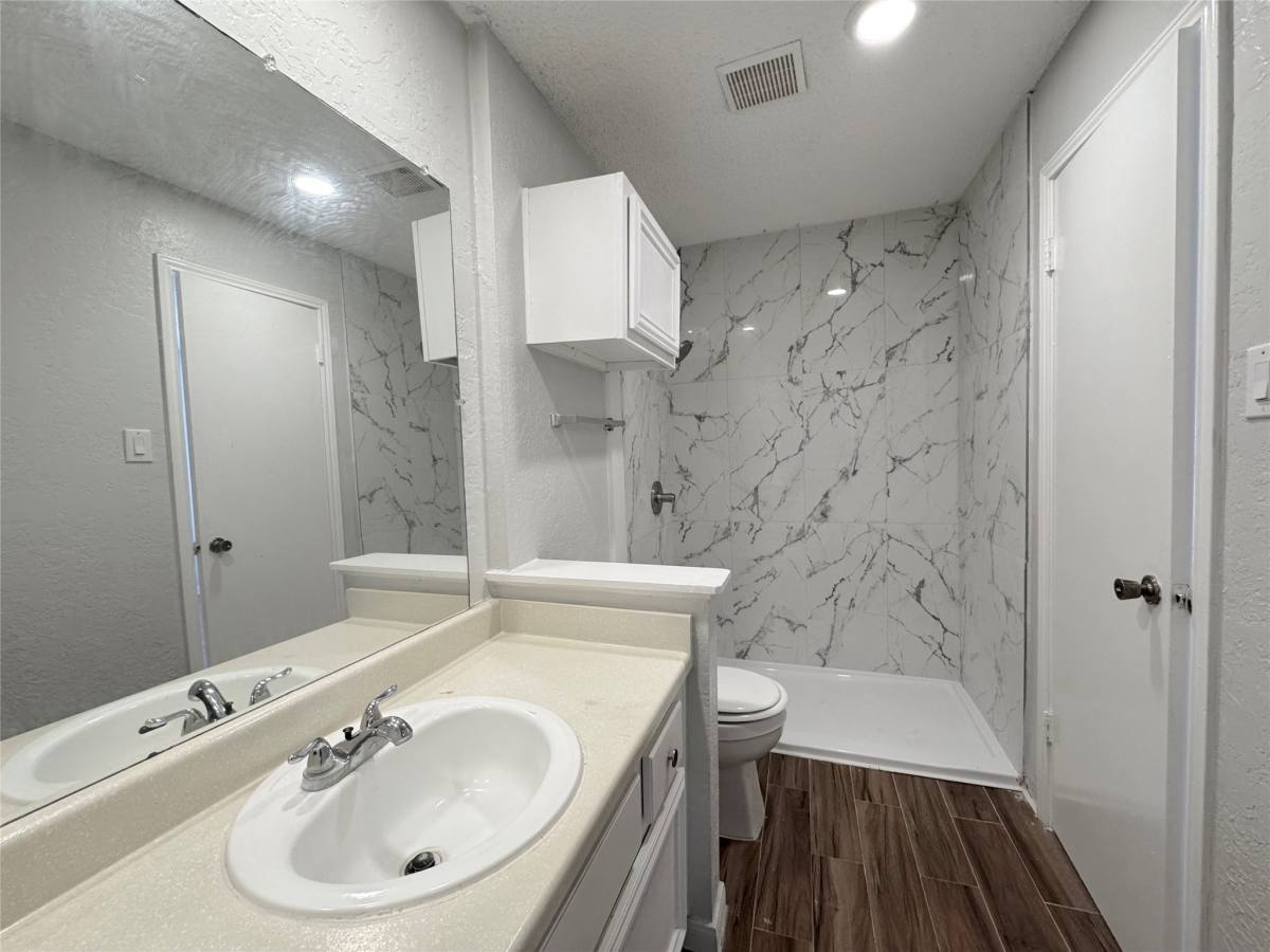 Apartment for rent at 12200 Overbrook Lane #1220038D, Houston, TX 77077