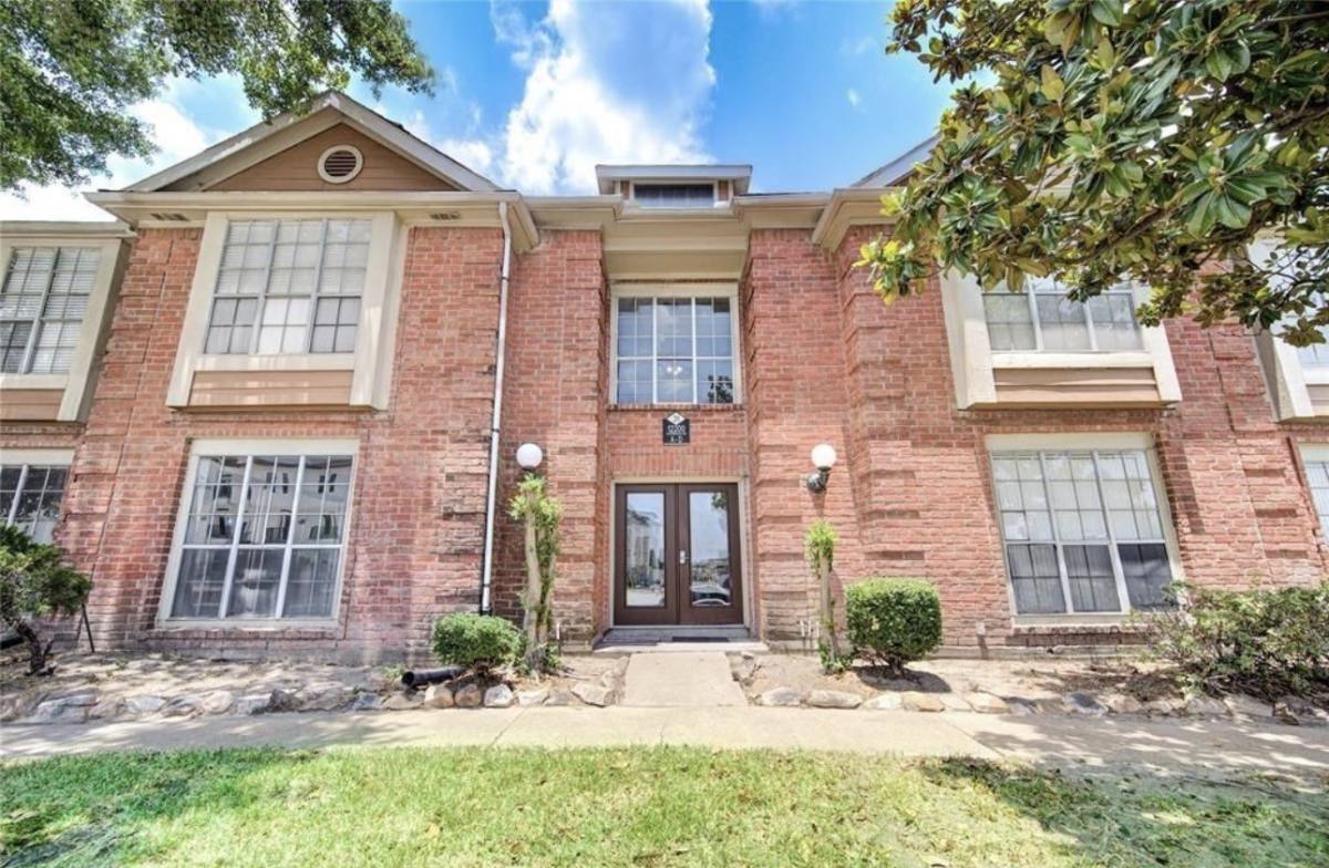 Apartment for rent at 12200 Overbrook Lane #1220038D, Houston, TX 77077