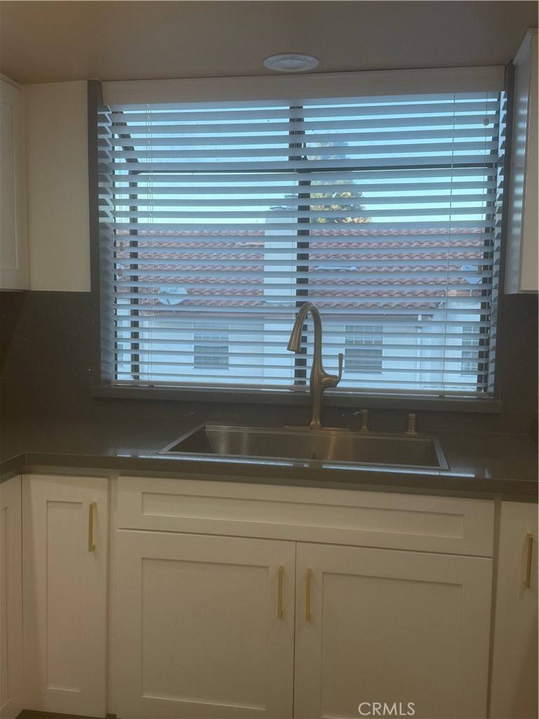 Townhouse for rent at 5727 Etiwanda Ave #3, Tarzana, CA 91356