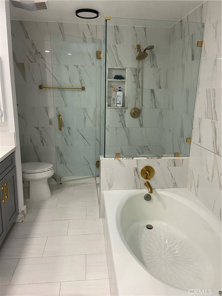 Townhouse for rent at 5727 Etiwanda Ave #3, Tarzana, CA 91356