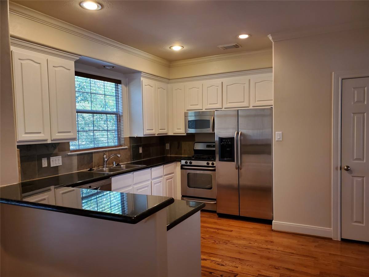 Townhouse for rent at 326 Malone St #326, Houston, TX 77007