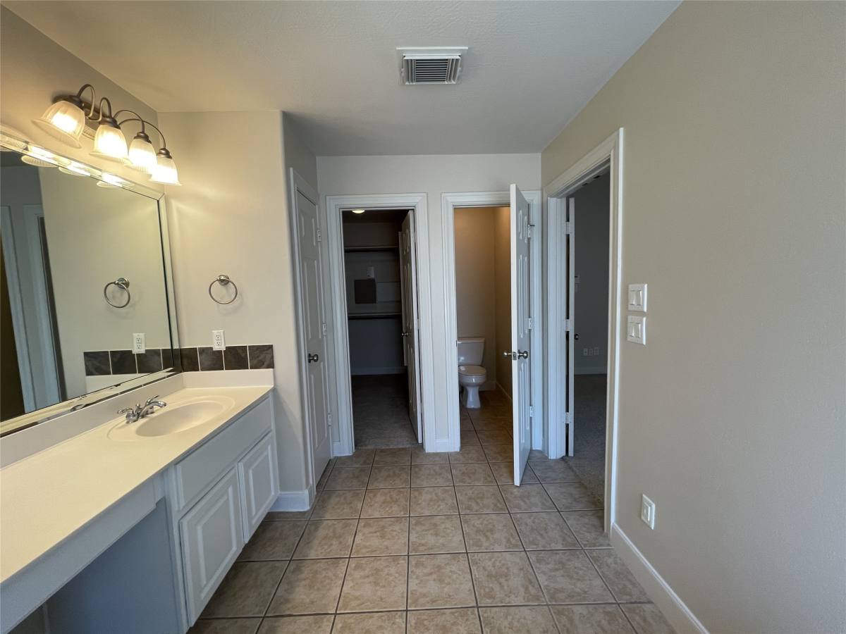 Townhouse for rent at 326 Malone St #326, Houston, TX 77007