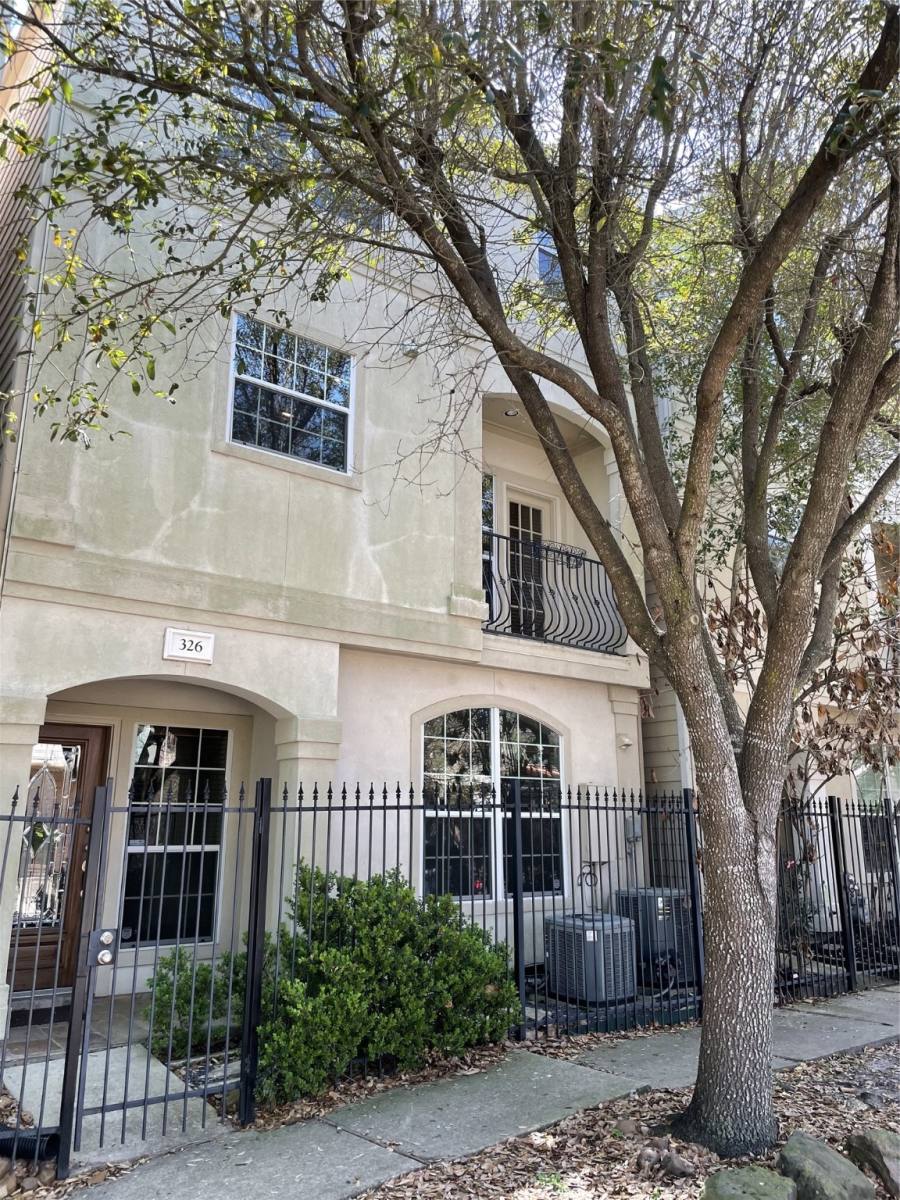 Townhouse for rent at 326 Malone St #326, Houston, TX 77007