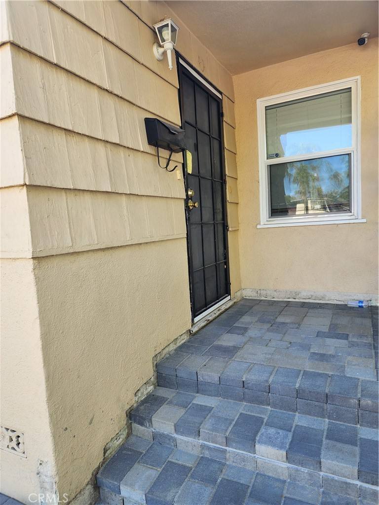 Apartment for rent at 5834 Balcom Ave, Encino, CA 91316