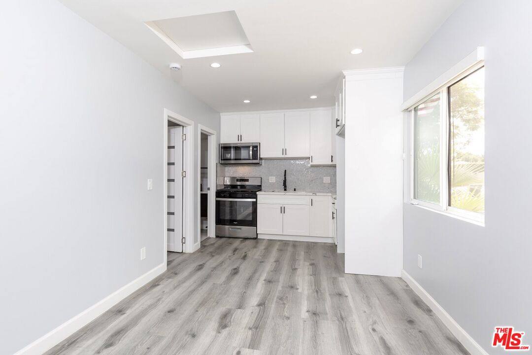 Apartment for rent at 7420 Vanalden Ave, Reseda, CA 91335