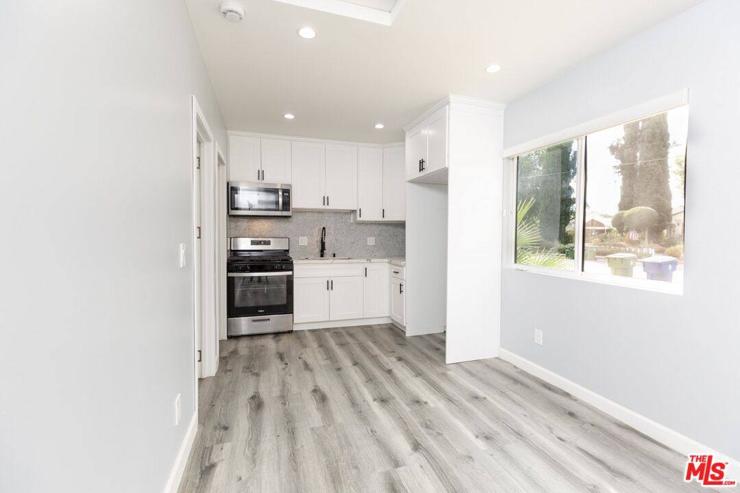 Apartment for rent at 7420 Vanalden Ave, Reseda, CA 91335