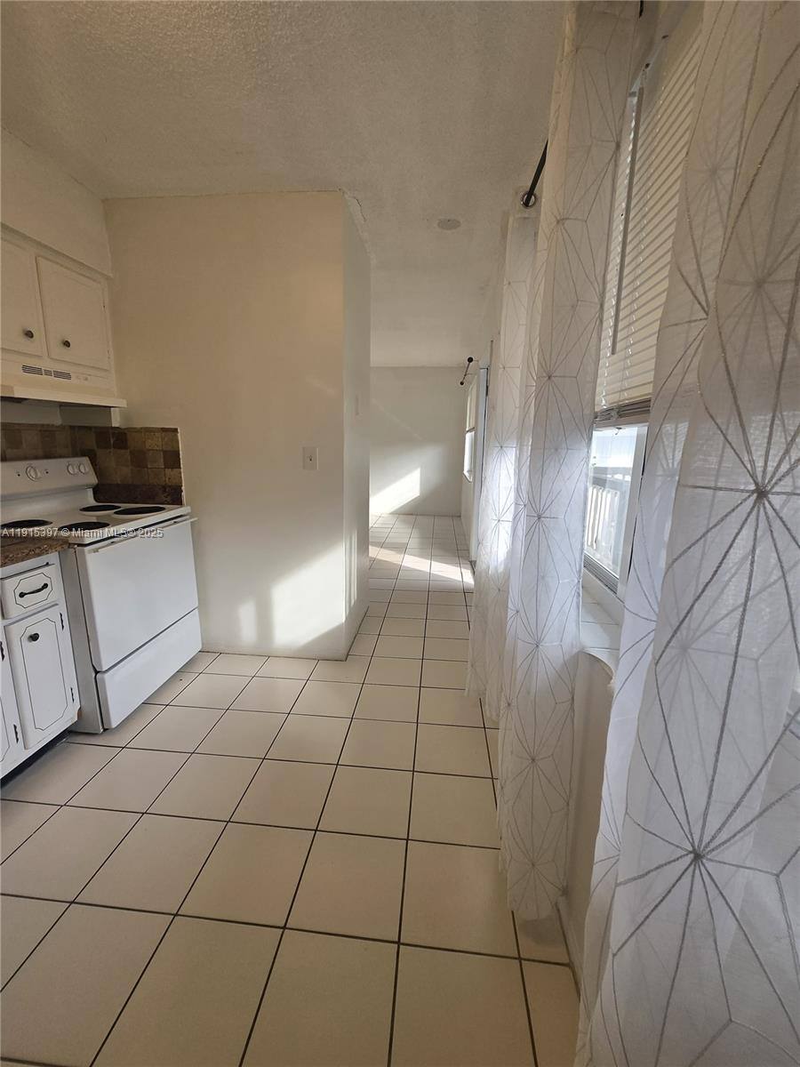 Apartment for rent at 1400 N 17th Ave #17, Hollywood, FL 33020