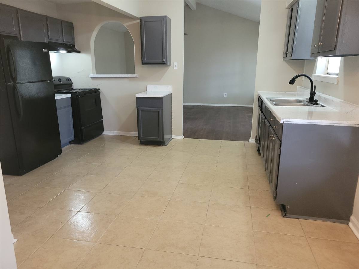 Apartment for rent at 15810 Boonridge Rd, Houston, TX 77053
