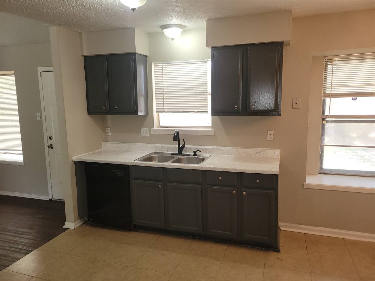 Apartment for rent at 15810 Boonridge Rd, Houston, TX 77053